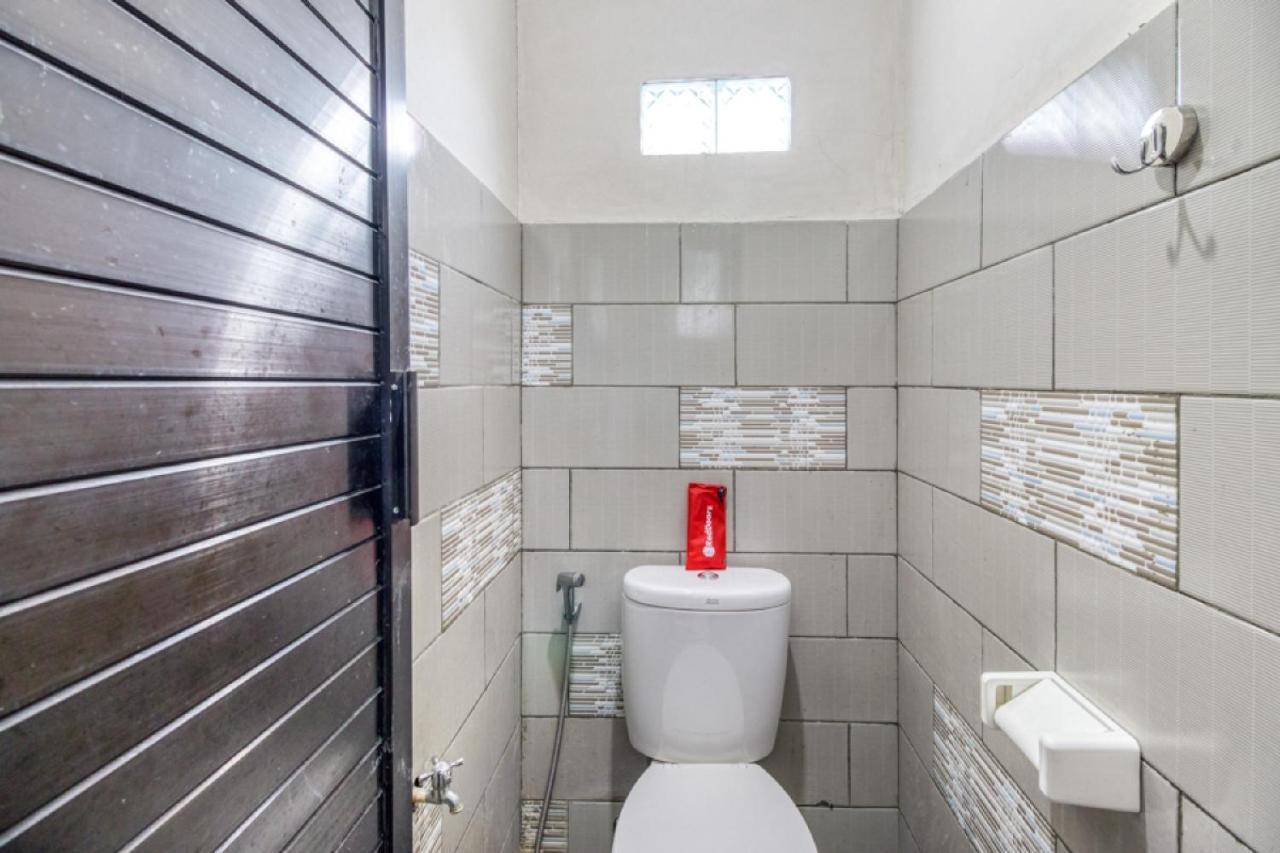 RedDoorz Hostel near Stadion Mandala Krida Yogya Yogyakarta Dış mekan fotoğraf